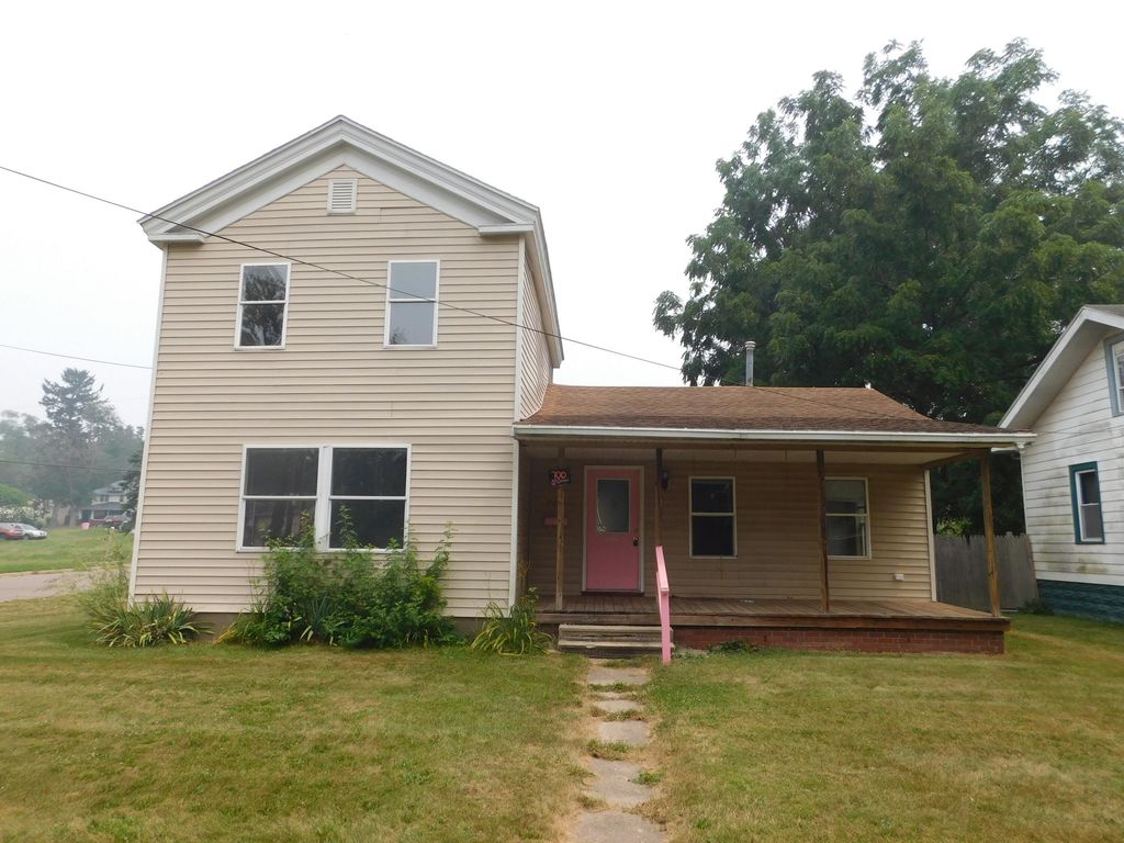 700 8th Street, Three Rivers city