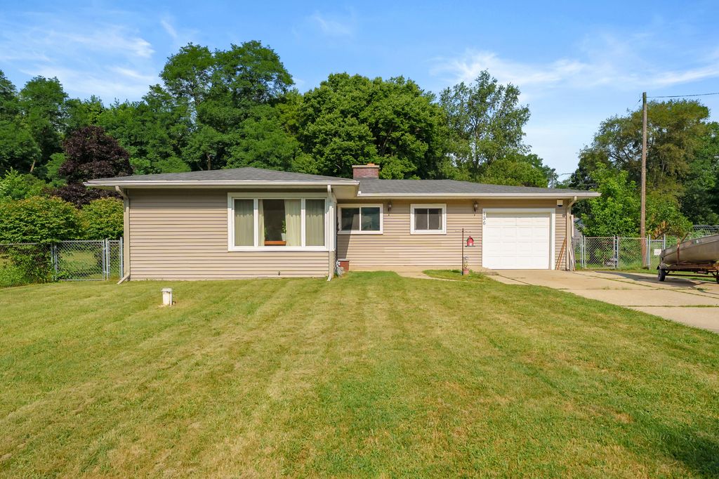 136 Charleston Avenue, Bedford charter township