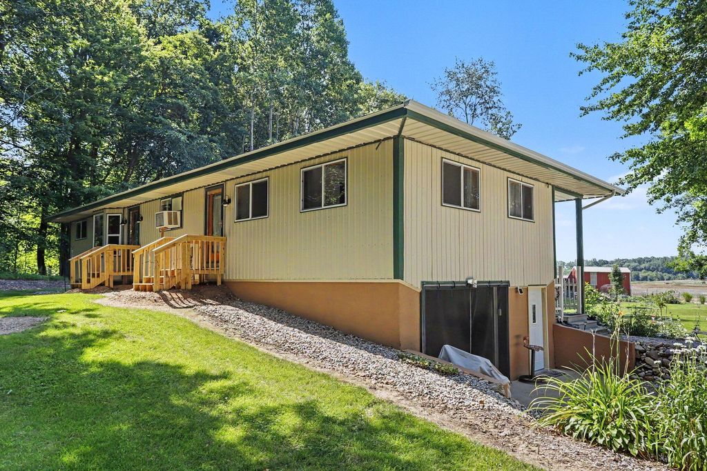 13720 N Drive S, Tekonsha township