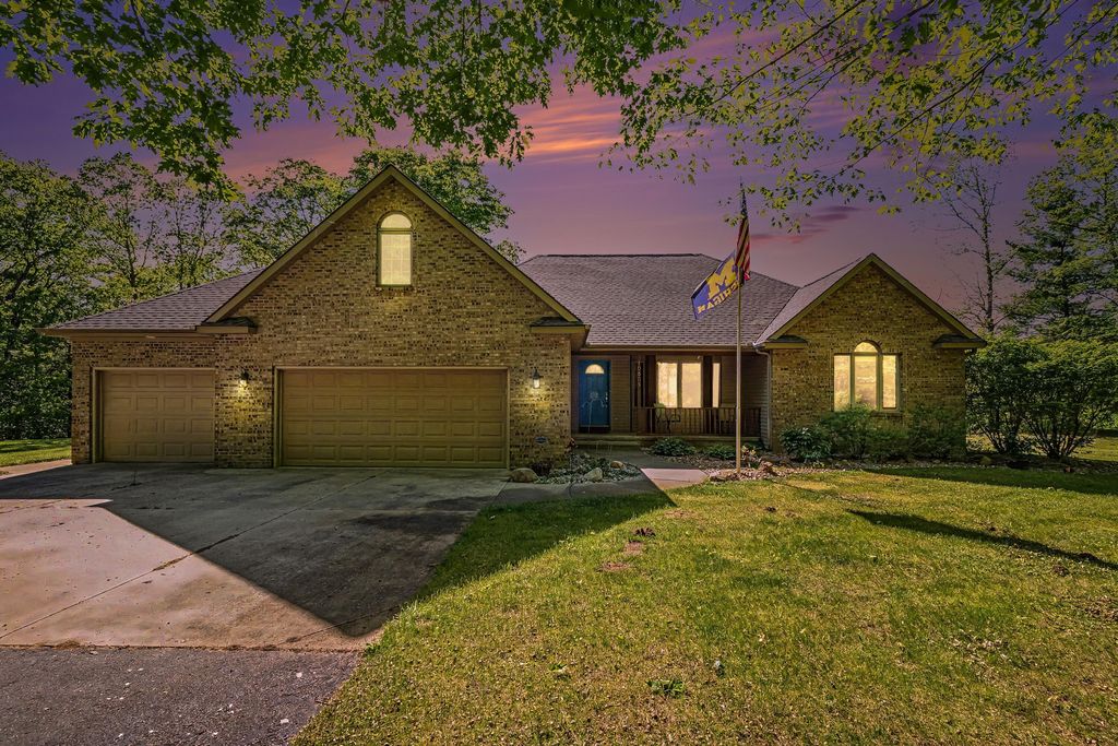 10835 Red Oak Ridge, Reynolds township