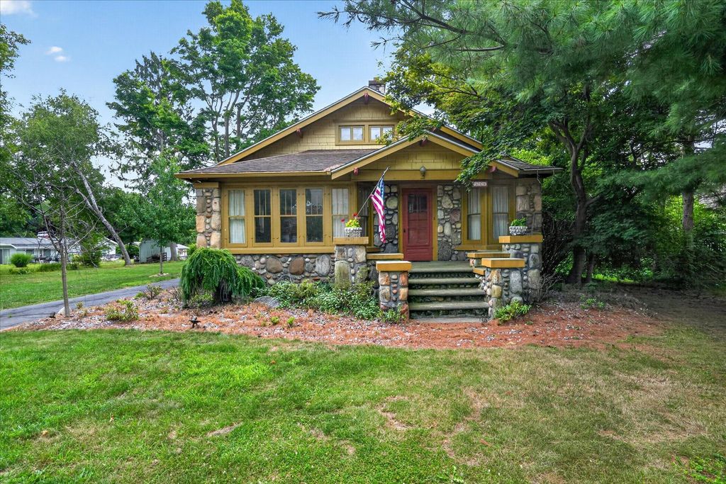 1318 E Michigan Avenue, Sheridan township