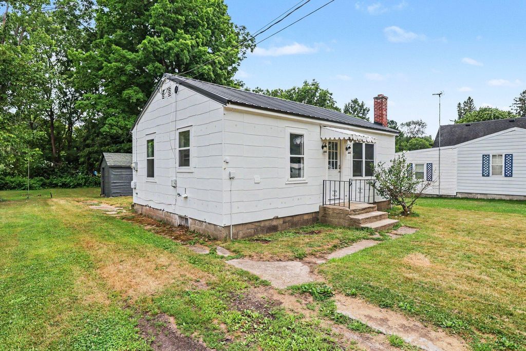 103 Lincoln Street, Litchfield city