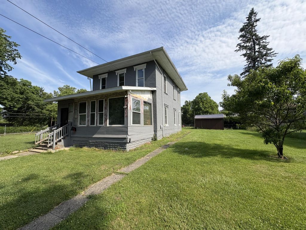 216 W Chestnut Street, Albion city