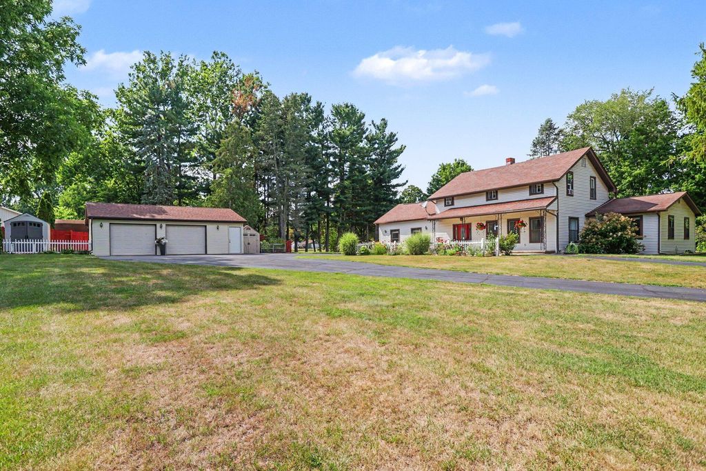 609 1/2 N Broadway Street, Union City village