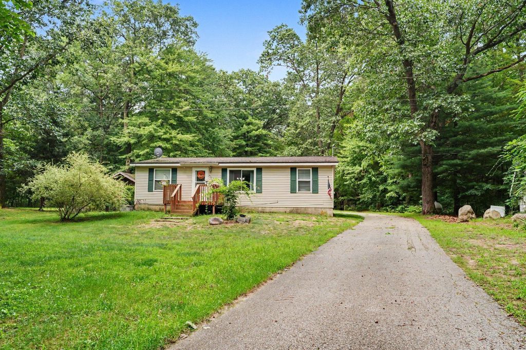 1225 S Briggs Road S, Yankee Springs township