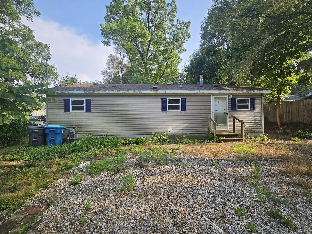 813 Mccourtie Street, Kalamazoo city