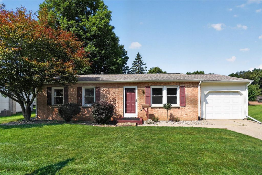 565 N Madison Street, Marshall city