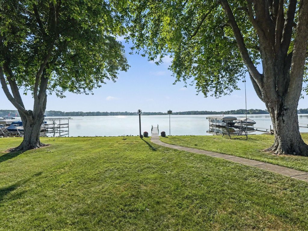 163 Lakeside Drive, Quincy