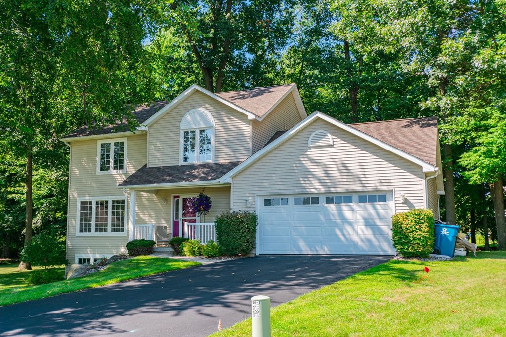 132 Kensington Court, Battle Creek city