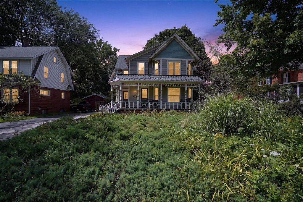 217 N Grand Street, Marshall city