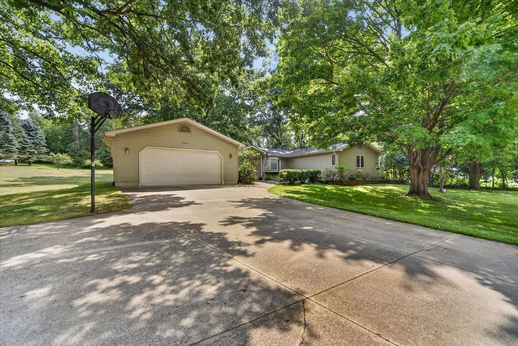 17334 10 Mile Road, Emmett charter township