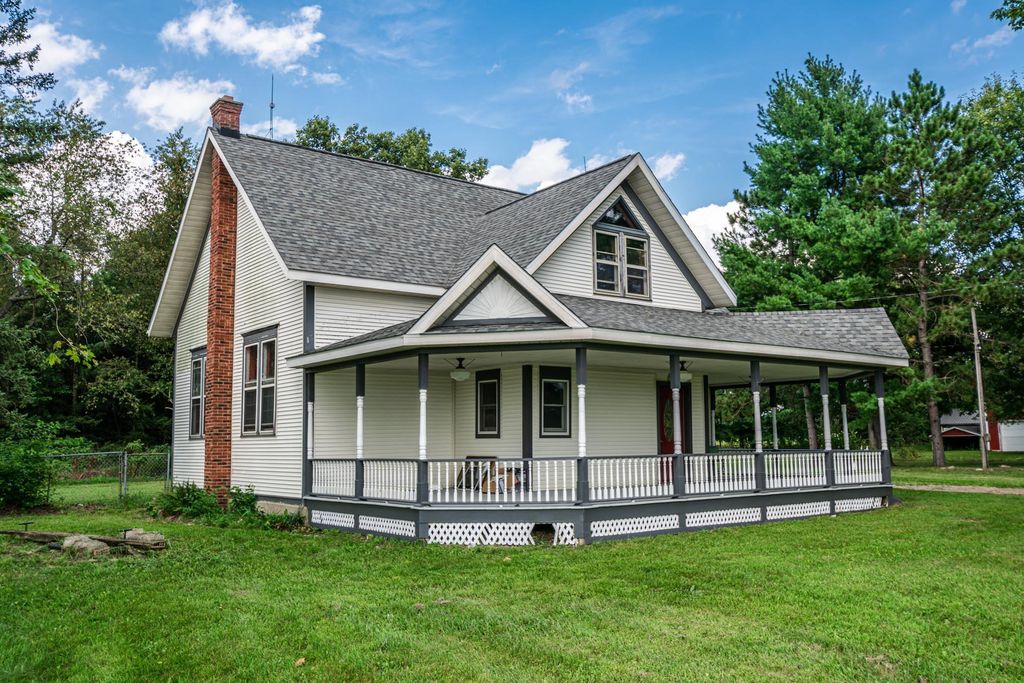 11019 F Drive S, Newton township