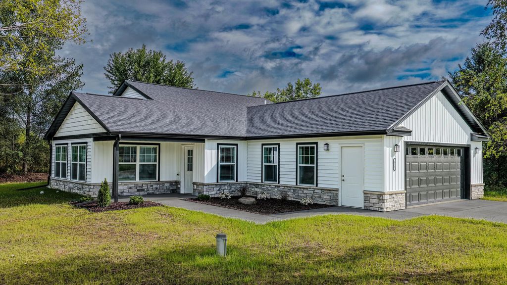 315 Jacklynn Street, Mulliken