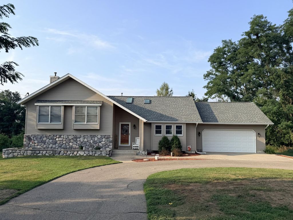 1055 Miller, Plainwell