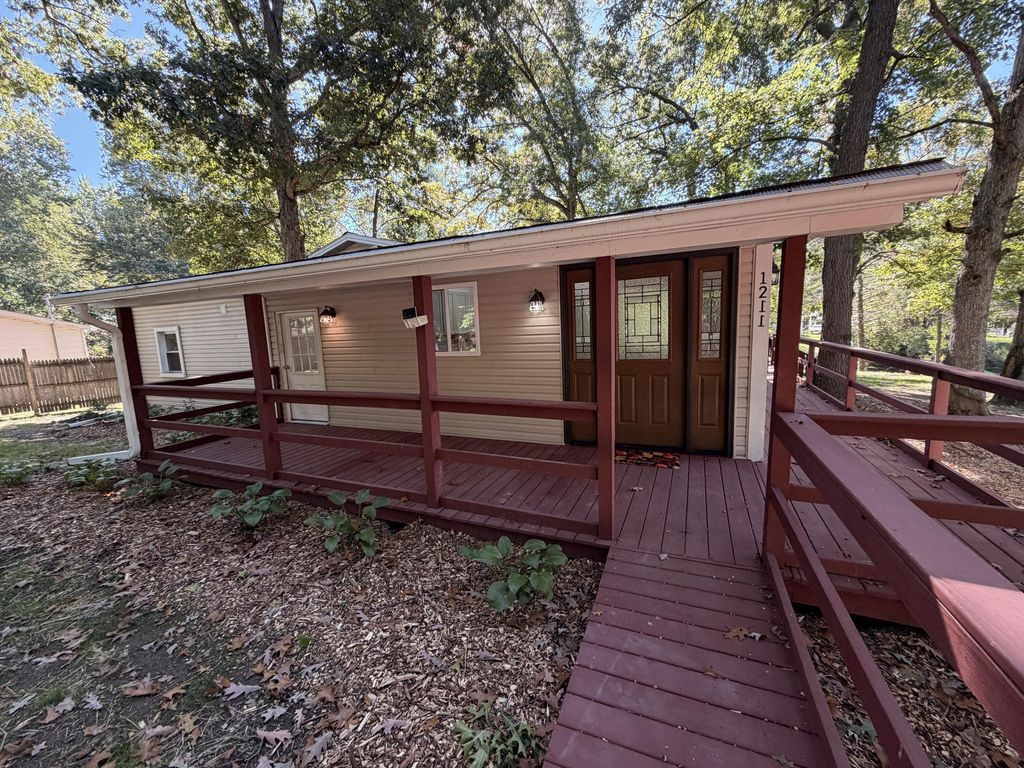 1211 N Blossom Lake Drive, Colon