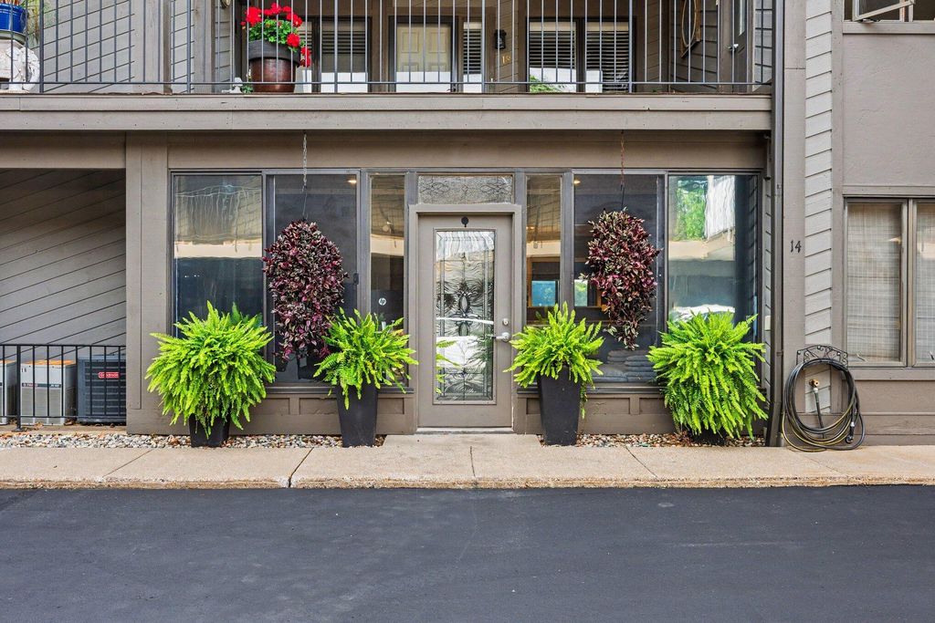 1 Hiawatha Cove Trail Unit: 14, Battle Creek