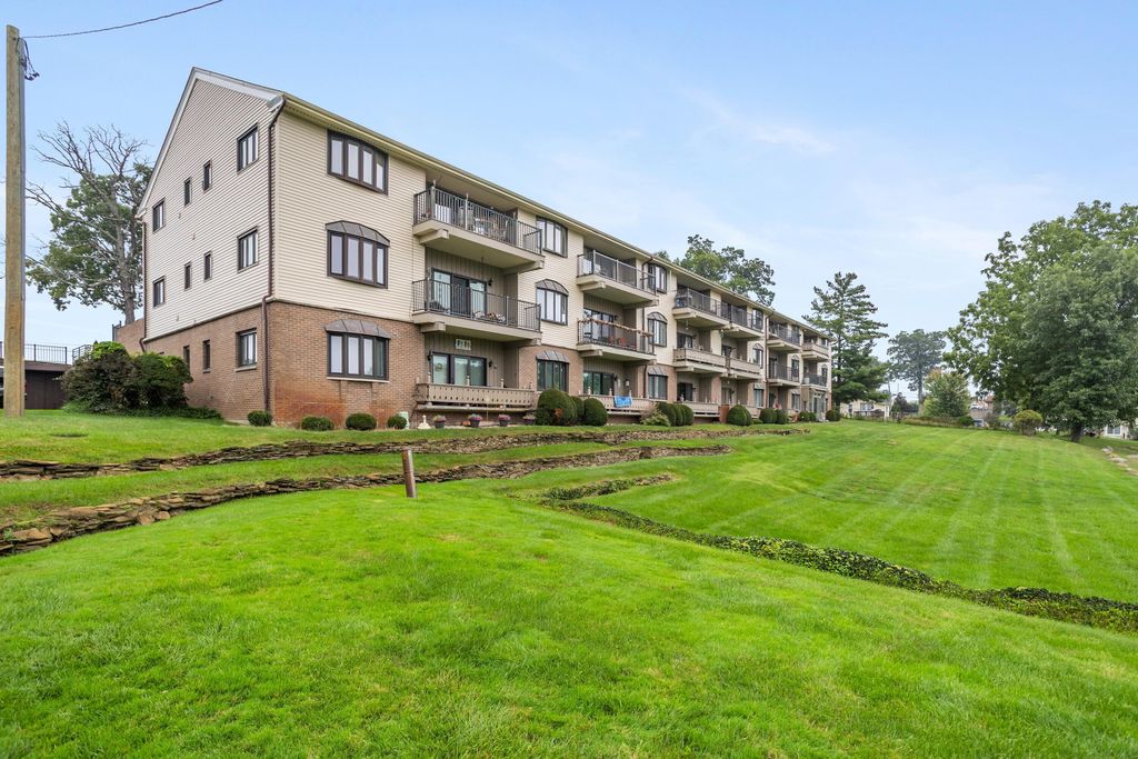 225 W Columbia Avenue Unit: 10, Battle Creek