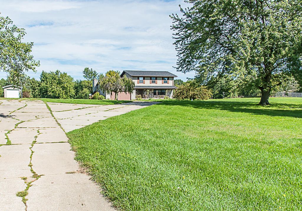 2240 E Hickory Road, Battle Creek