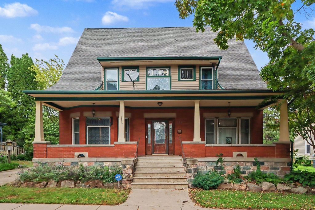 115 E Elm Street, Albion