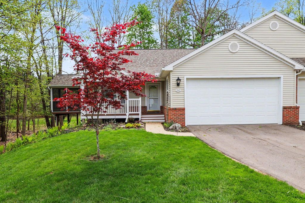 212 Chauncey Court, Marshall