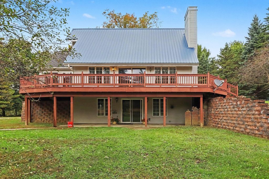 15850 R Drive S, Tekonsha