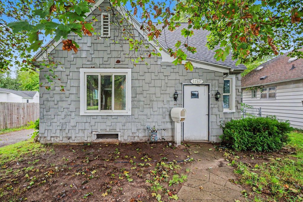 1767 W Michigan Avenue, Battle Creek