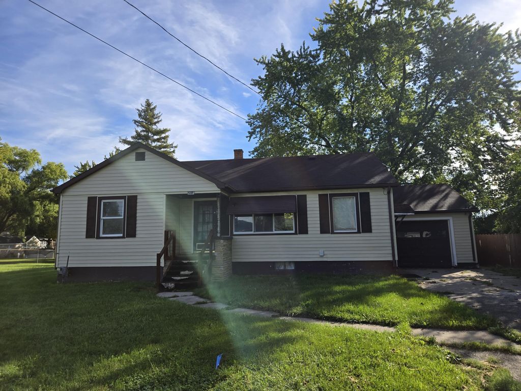 2613 S Monroe Street, Bay City