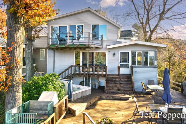 22 Edwards Avenue, Grand Haven city