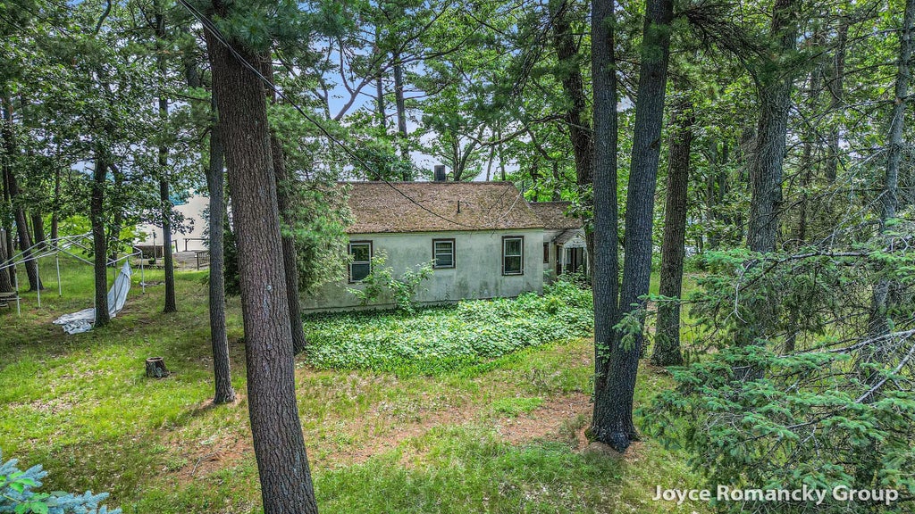 5752 E 52nd Street, Big Prairie township