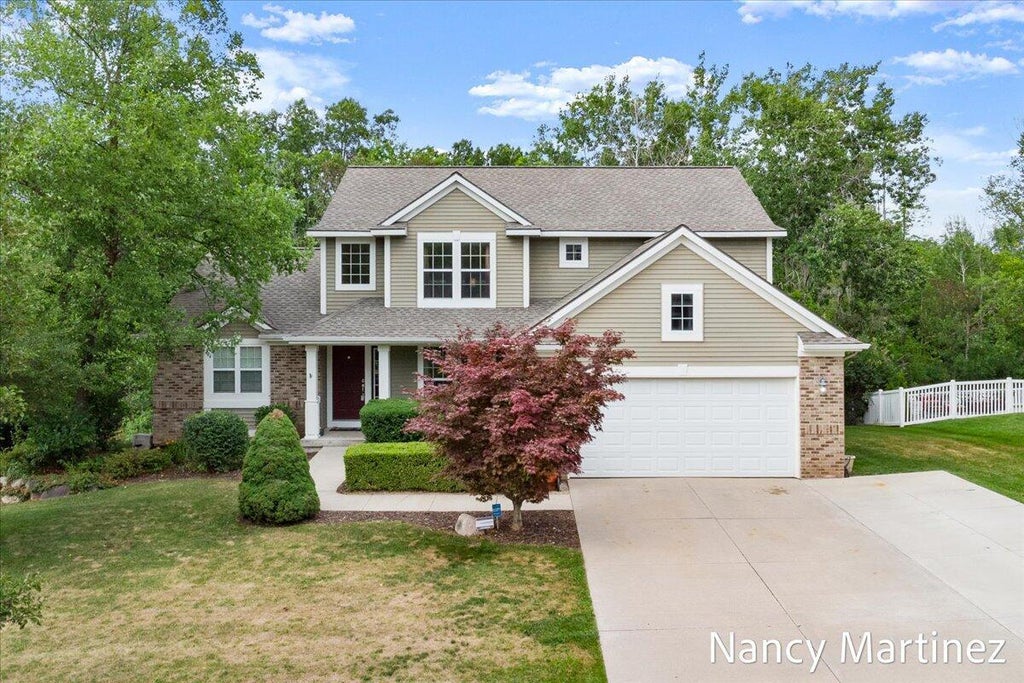 2869 N Saddle Ridge Court Ne, Algoma township