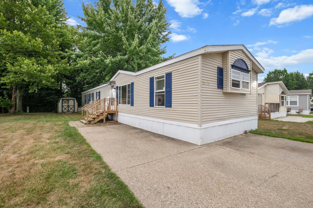 4676 Gardens Boulevard Nw, Walker city