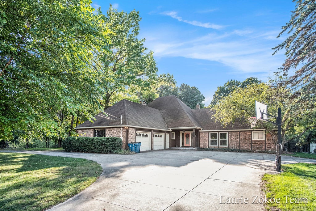 1733 Whitmore Avenue Nw, Walker city