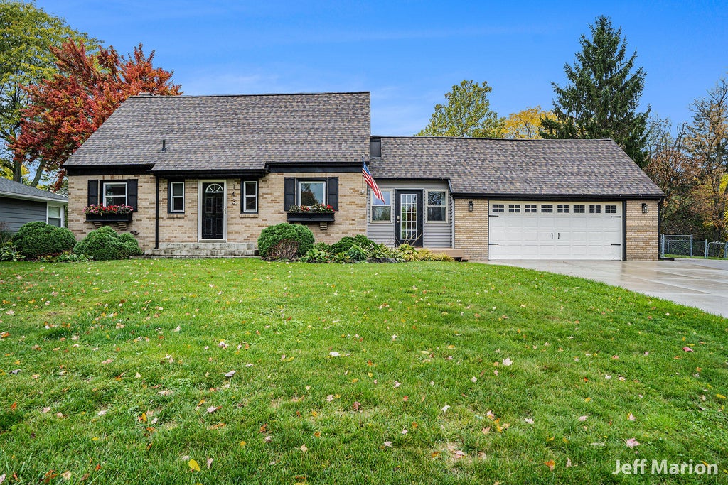 143 Ivanhoe Avenue Ne, Grand Rapids charter township