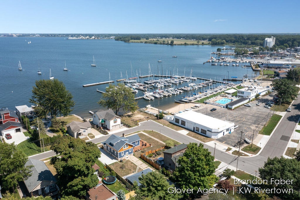 1835 Edgewater Street, Muskegon city