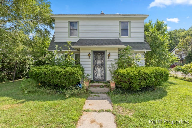 702 Charlotte Avenue, Kalamazoo city