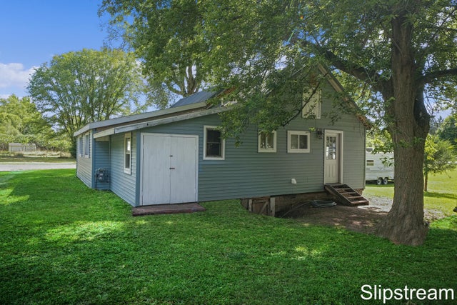 11406 3rd Street, Seville township