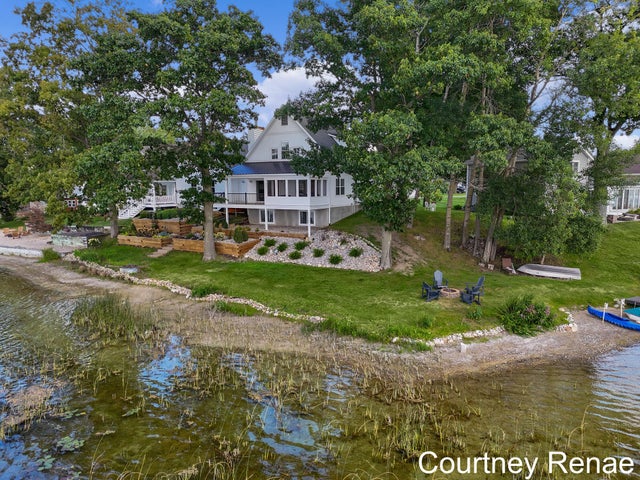 6335 Meta Drive, Winfield township