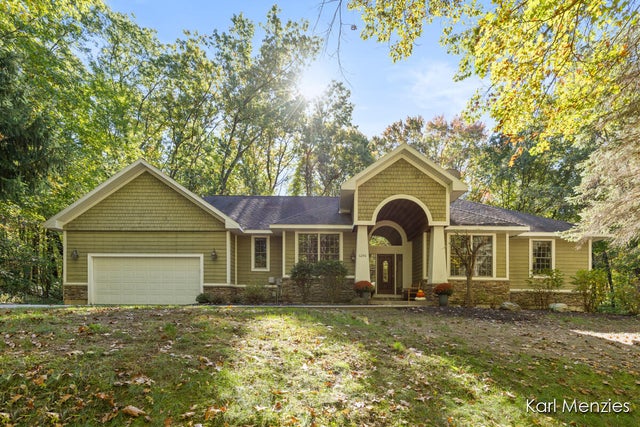 1290 Cramton Avenue Ne, Ada township