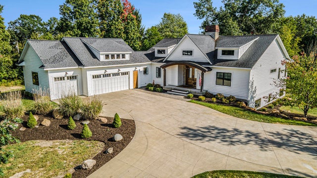 1970 Post Drive Ne, Plainfield charter township