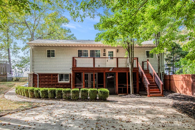 1178 Cherry Drive, Casco township