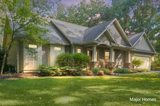 8703 Oakbrook Ridge, Courtland township