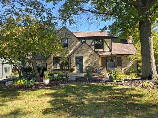 910 Floral Avenue Se, East Grand Rapids city