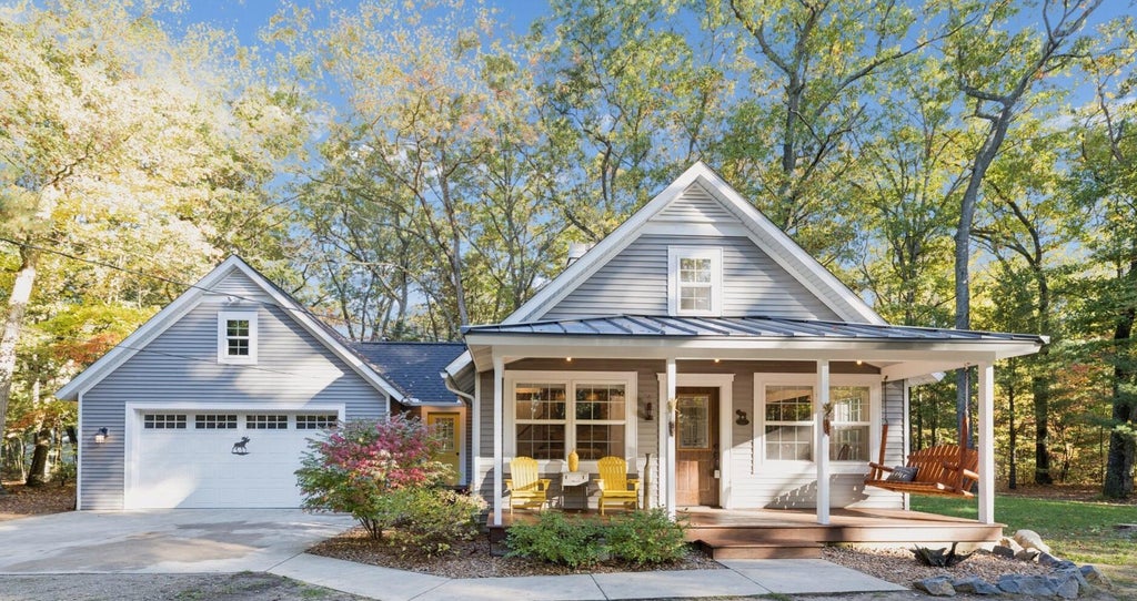 4395 130th Avenue, Heath township