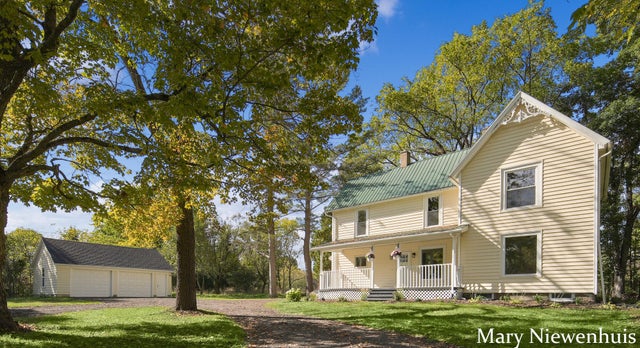 10652 Nugent Avenue Ne, Oakfield township