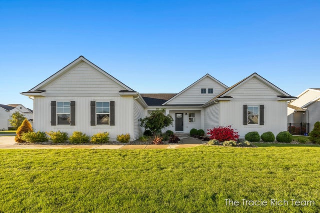 6741 Woodhills Drive Ne, Plainfield charter township