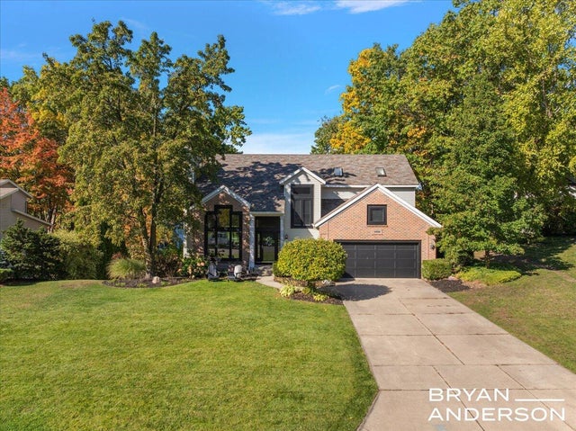 7257 Decosta Drive Ne, Cannon township