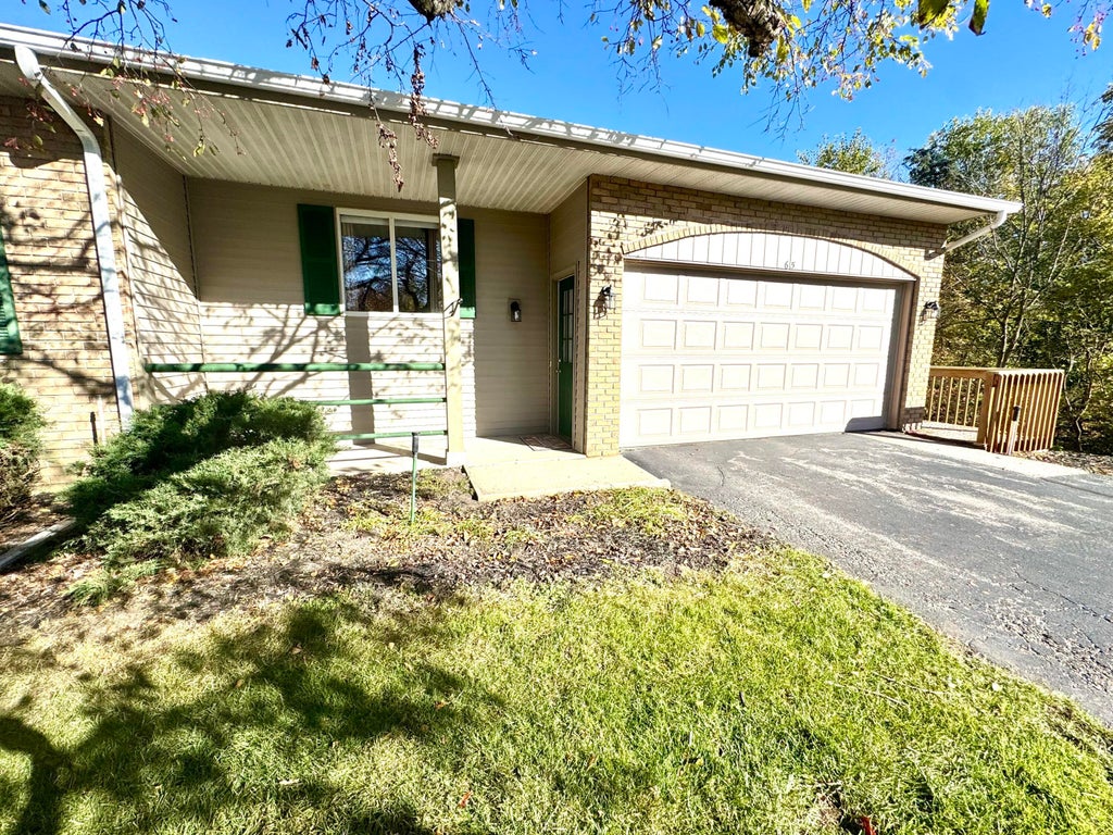 65 Grand Village Court Sw Unit: 40, Georgetown charter township