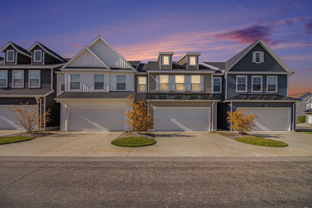 4817 Denali River Avenue Sw, Wyoming city