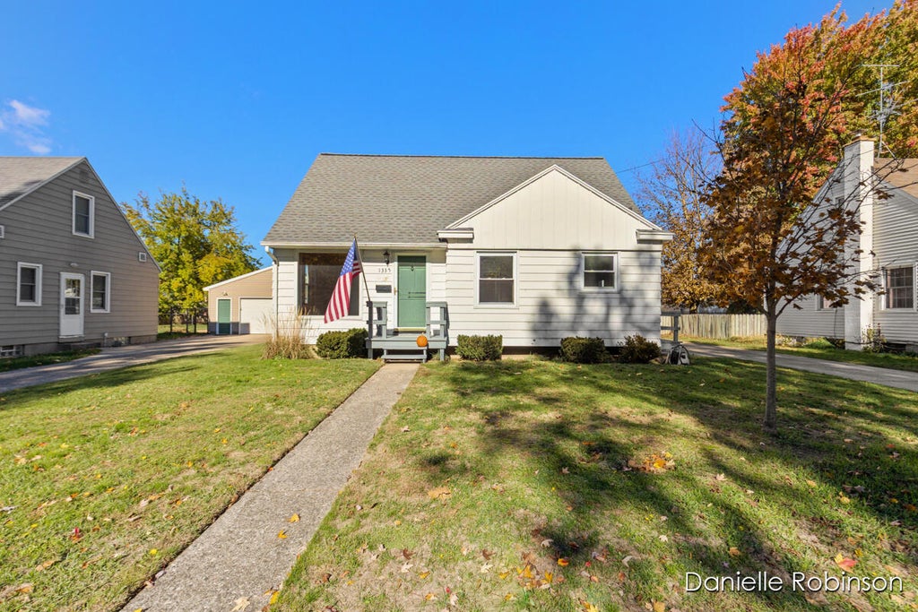 1335 Northlawn Street Ne, Grand Rapids city