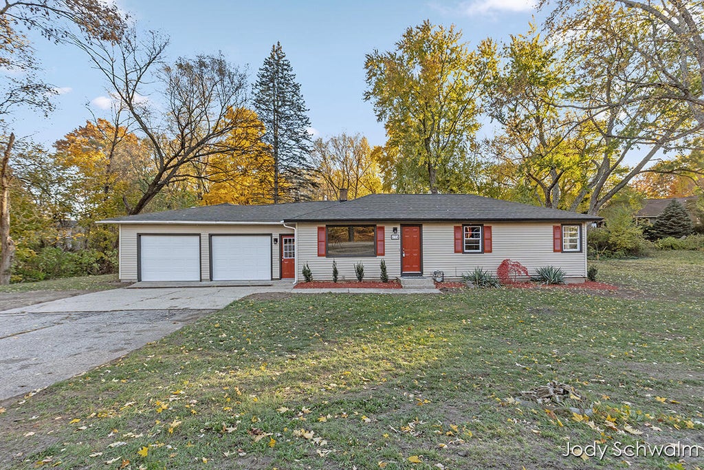 434 Riley Street, Holland charter township